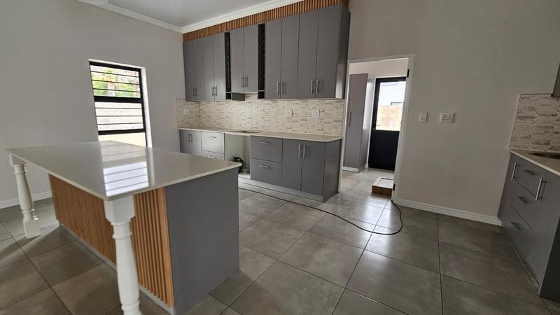 3 Bedroom Property for Sale in Sandy Point Western Cape